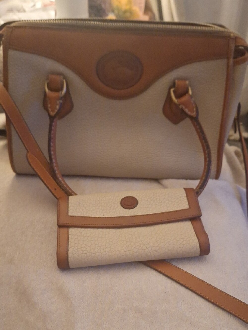 Dooney & Bourke Cream & Tan Leather Trim Shoulder Bag - Picture 4 of 5